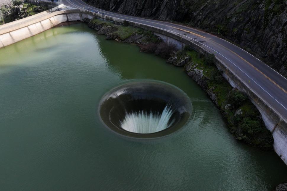 Fenomenul ciudat care se petrece în California o dată la câțiva ani. Care este explicația din spatele imaginilor spectaculoase 952003