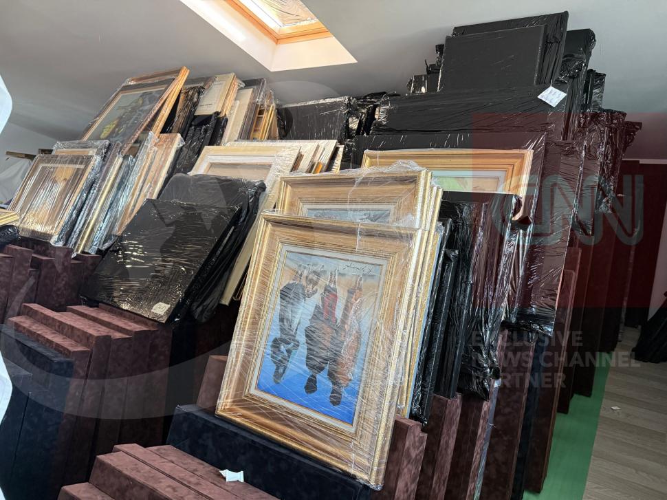 2000 de tablouri, ceasuri și poșete de lux au fost găsite la generalul Cătălin Zisu, în urma perchezițiilor DNA 952315