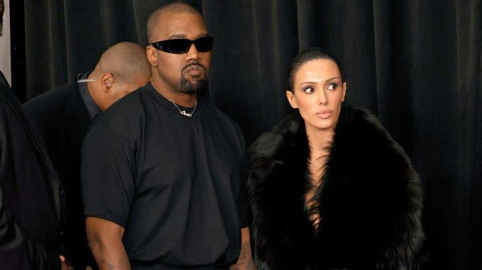 Kanye West şi Bianca Censori s-ar fi despărţit după apariţia de la Premiile Grammy. Ar urma să depună actele de divorţ 952163