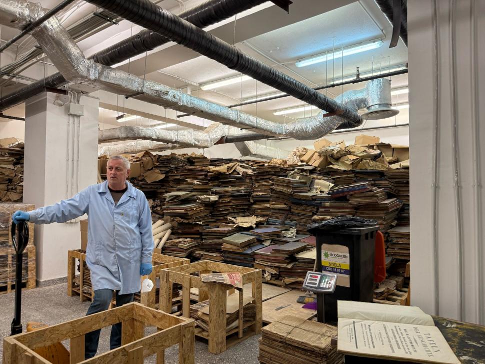 Comoara din beciul Bibliotecii Naționale. Cărți vechi și rare și milioane de documente care riscă să putrezească 952468