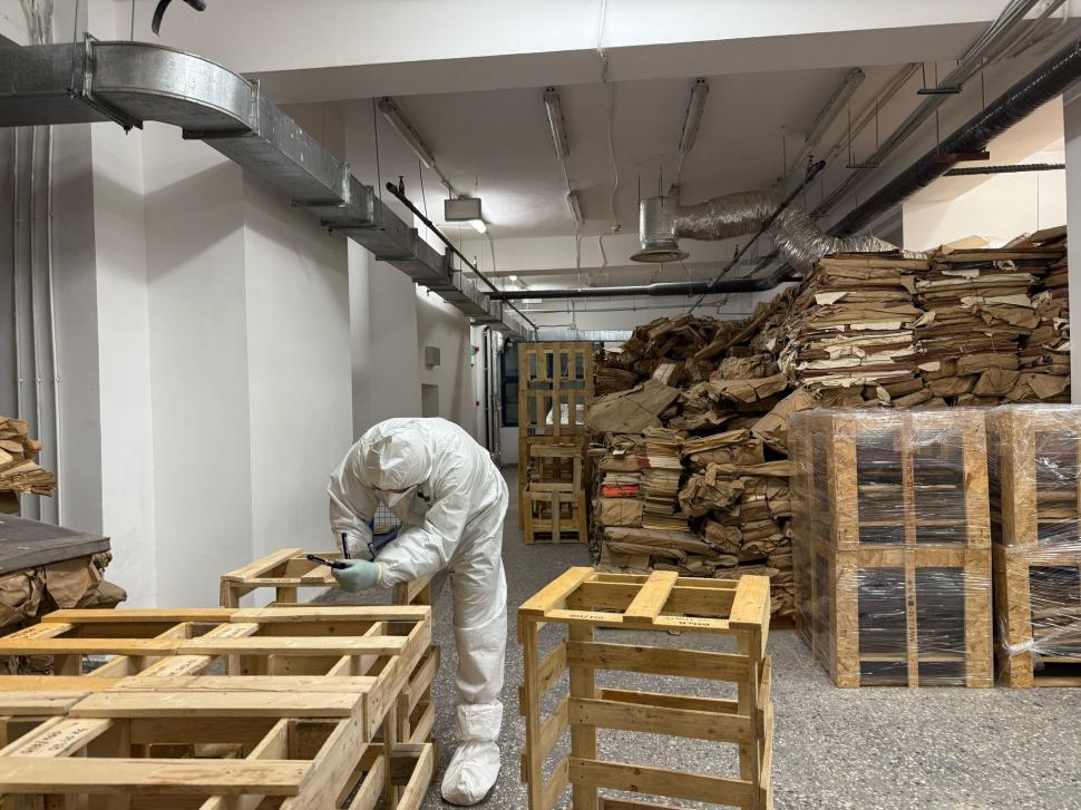 Comoara din beciul Bibliotecii Naționale. Cărți vechi și rare și milioane de documente care riscă să putrezească 952473