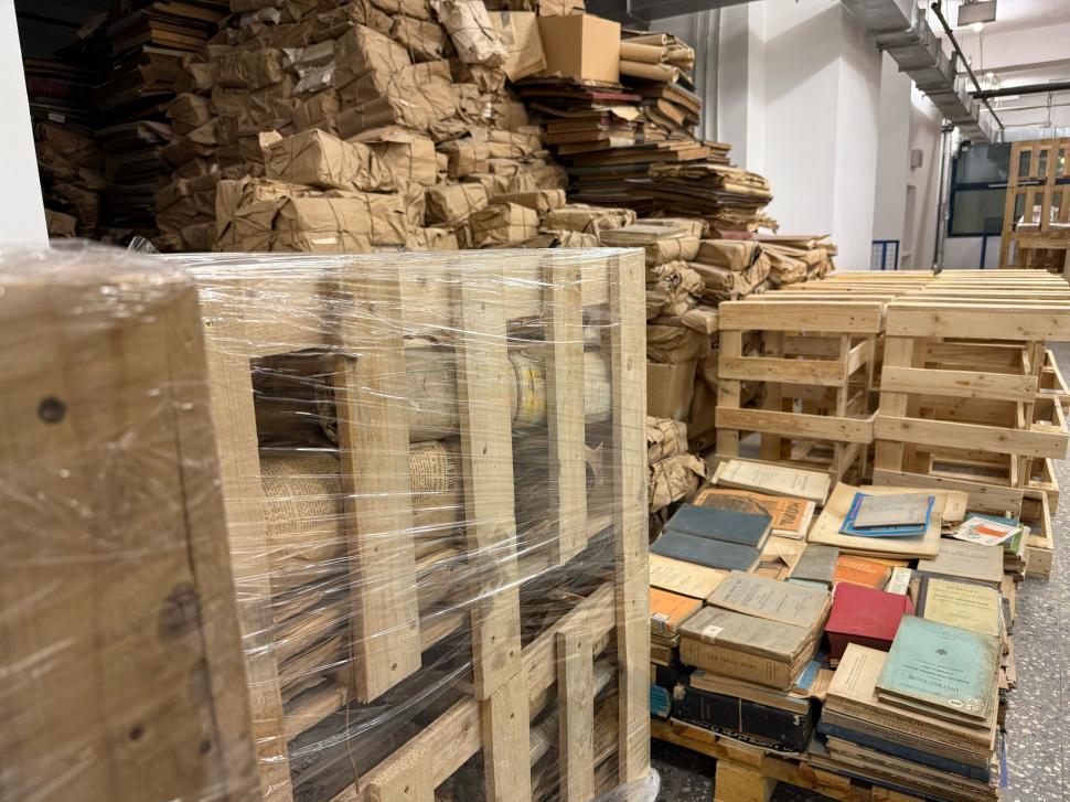 Comoara din beciul Bibliotecii Naționale. Cărți vechi și rare și milioane de documente care riscă să putrezească 952474