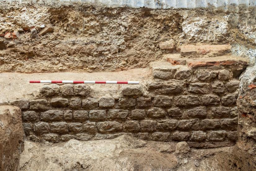Descoperire arheologică „extraordinară”: În timp ce se demola o clădire, s-au găsit ruinele celei mai vechi bazilici romane din Londra 952218