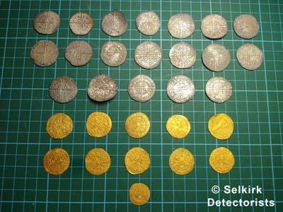 Descoperire arheologică „uluitoare”: Doi căutători de comori au găsit un tezaur de monede medievale din aur bătute în Scoția și Anglia 953251