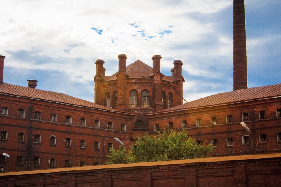  O celebră închisoare din Sankt Petersburg a fost vândută la licitaţie. În ce se va transforma 953641