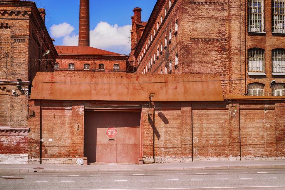  O celebră închisoare din Sankt Petersburg a fost vândută la licitaţie. În ce se va transforma 953648