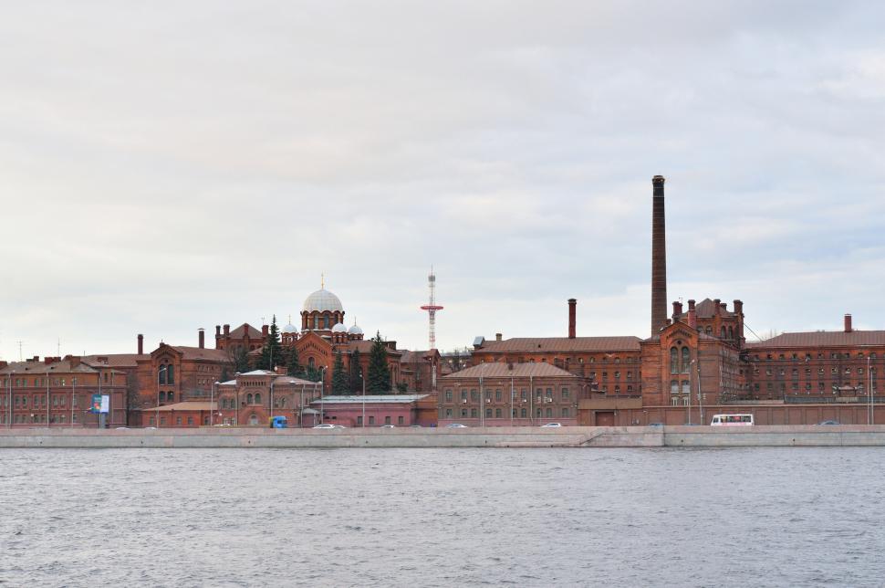  O celebră închisoare din Sankt Petersburg a fost vândută la licitaţie. În ce se va transforma 953649