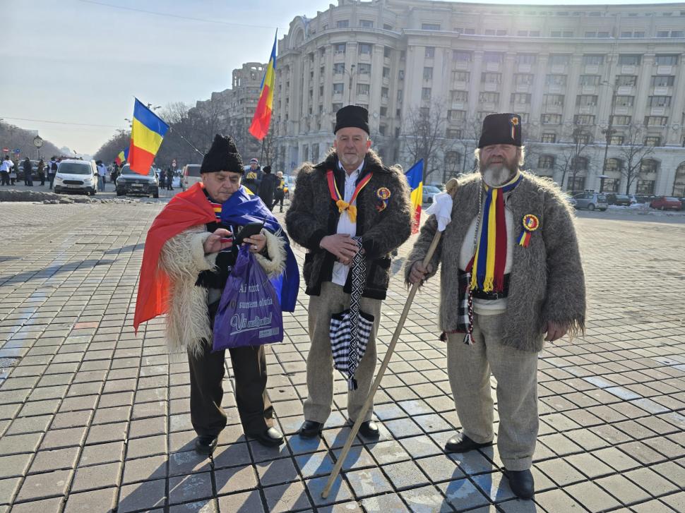 Cum a fost la protestul pro-Georgescu: ”Hai să adunăm zăpada de pe jos, să o punem în buzunare. Președintele merită să facem asta” 953731