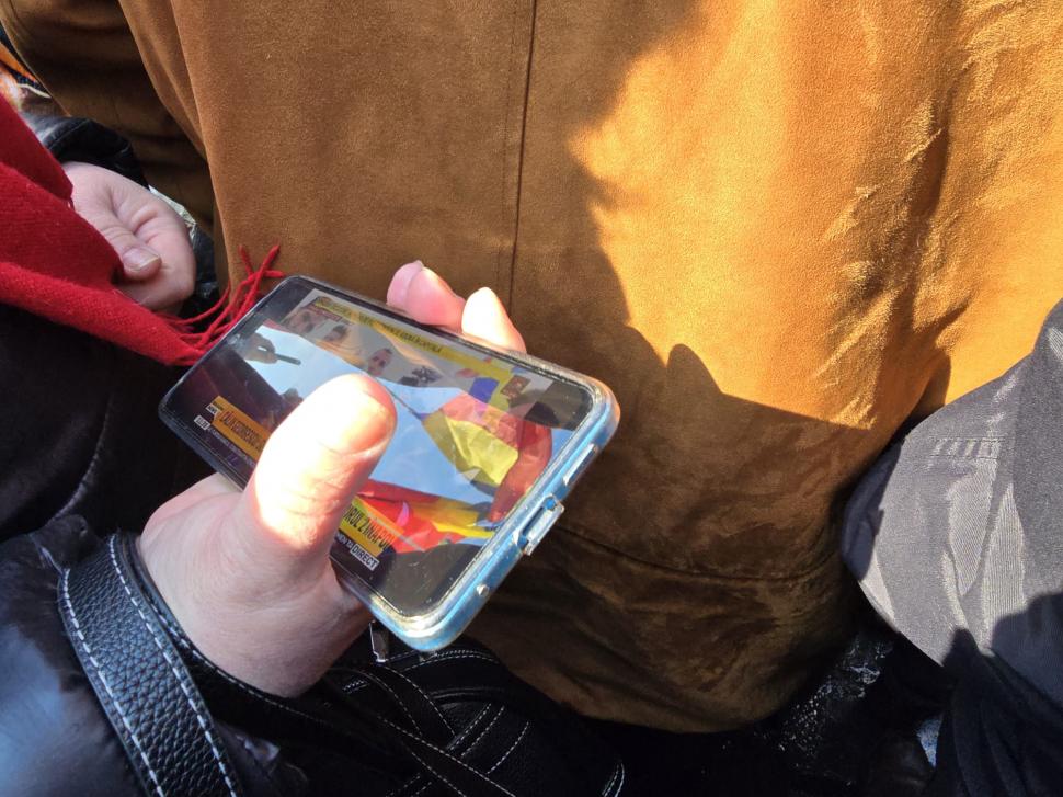 Cum a fost la protestul pro-Georgescu: ”Hai să adunăm zăpada de pe jos, să o punem în buzunare. Președintele merită să facem asta” 953741