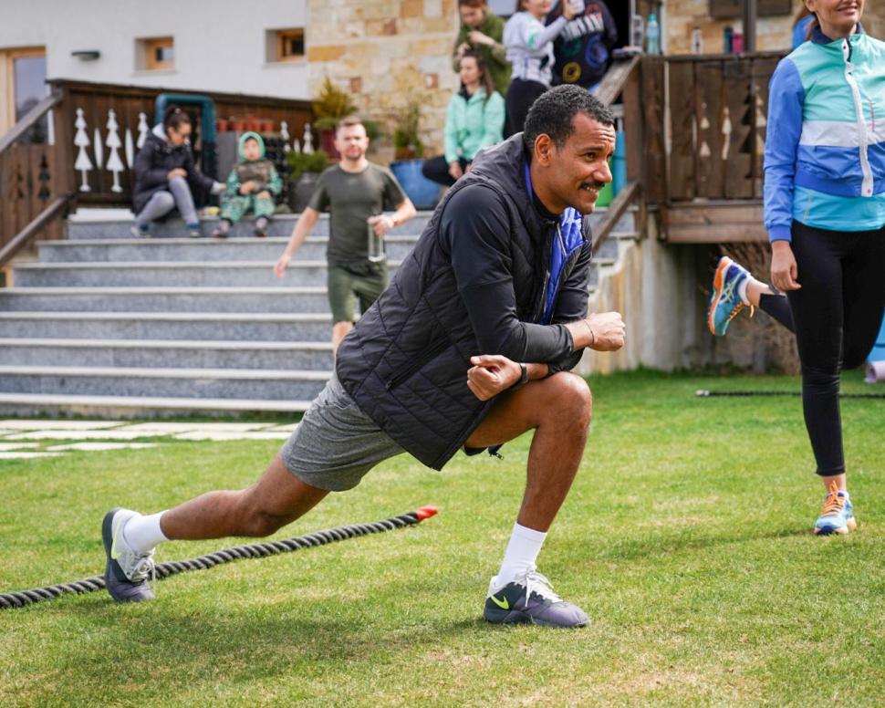 Povestea ardeleanului de culoare care oferă consultanță în afaceri și te învață să gătești pe TikTok: „Am fost sărac lipit” 952782