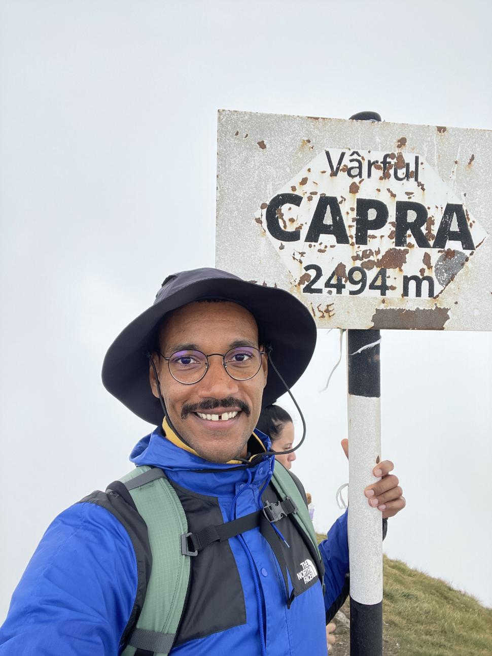 Povestea ardeleanului de culoare care oferă consultanță în afaceri și te învață să gătești pe TikTok: „Am fost sărac lipit” 952784