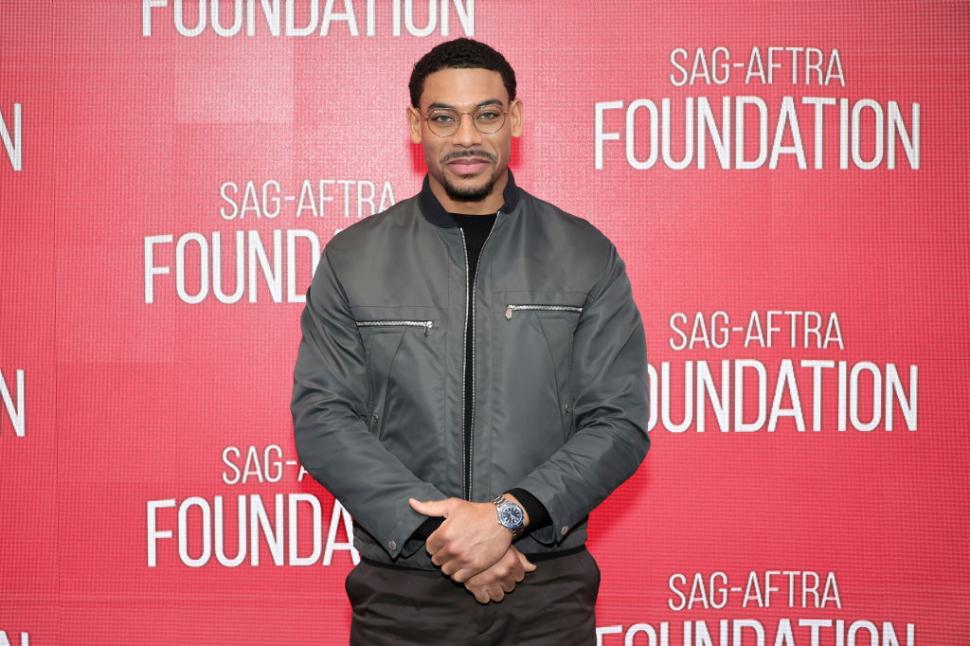 Amazon a cumpărat drepturile asupra francizei James Bond. Bezos își întreabă urmăritorii: cine să fie următorul agent 007? 953801