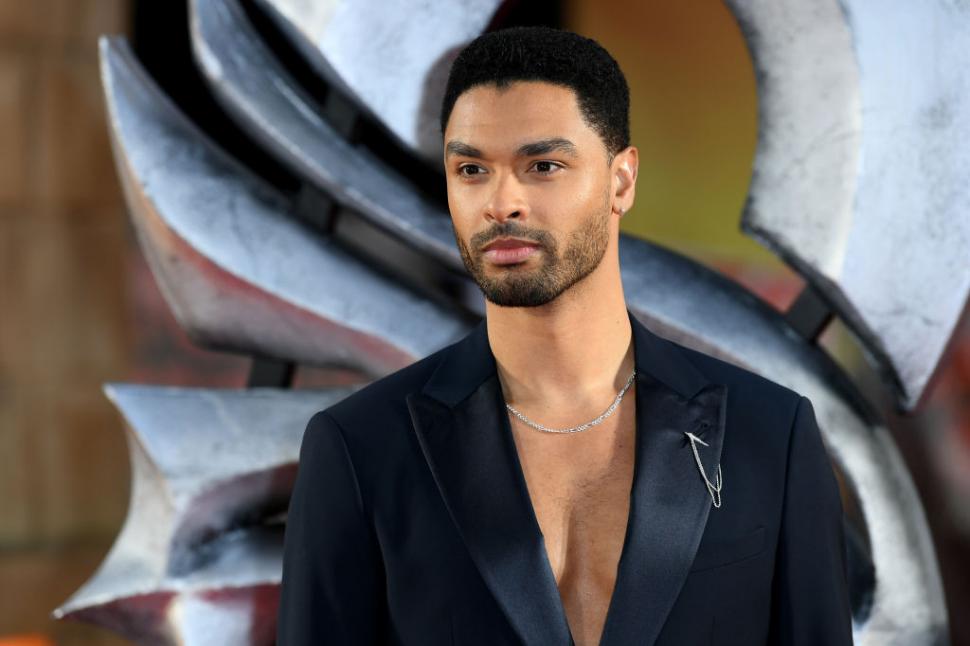 Amazon a cumpărat drepturile asupra francizei James Bond. Bezos își întreabă urmăritorii: cine să fie următorul agent 007? 953805