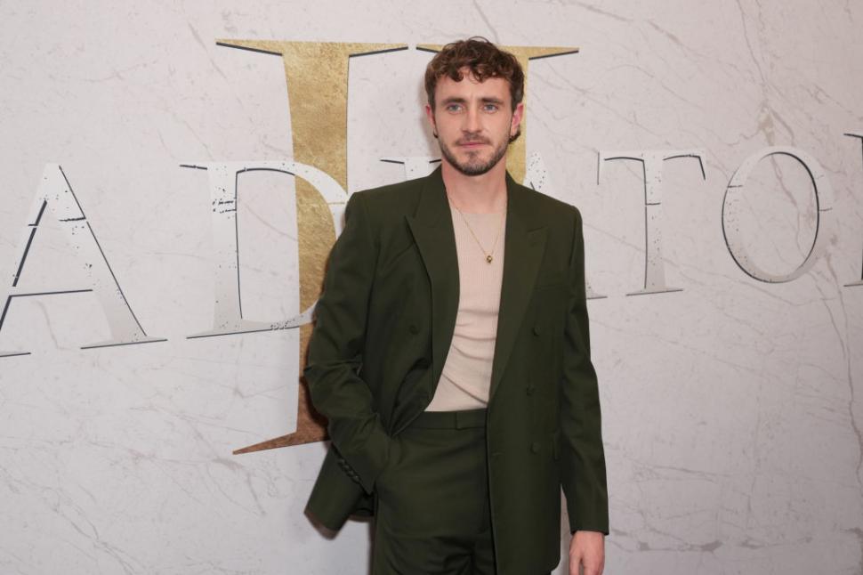 Amazon a cumpărat drepturile asupra francizei James Bond. Bezos își întreabă urmăritorii: cine să fie următorul agent 007? 953809