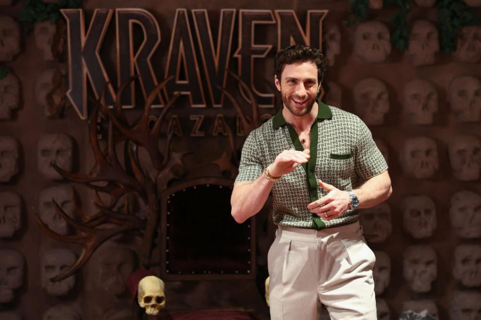 Amazon a cumpărat drepturile asupra francizei James Bond. Bezos își întreabă urmăritorii: cine să fie următorul agent 007? 953812