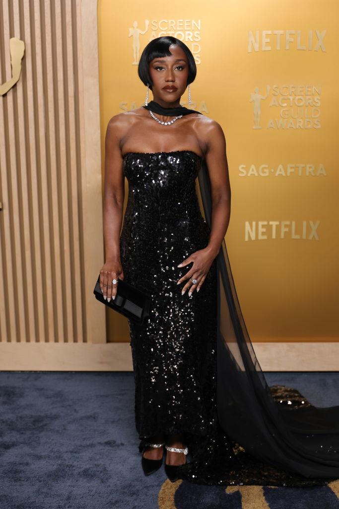 Pamela Anderson a apărut din nou nemachiată la premiile SAG 2025. Cum au apărut pe covorul roșu Demi Moore și Zoe Saldaña 953933