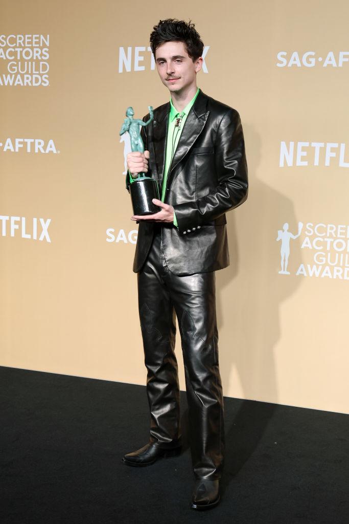 Pamela Anderson a apărut din nou nemachiată la premiile SAG 2025. Cum au apărut pe covorul roșu Demi Moore și Zoe Saldaña 953941