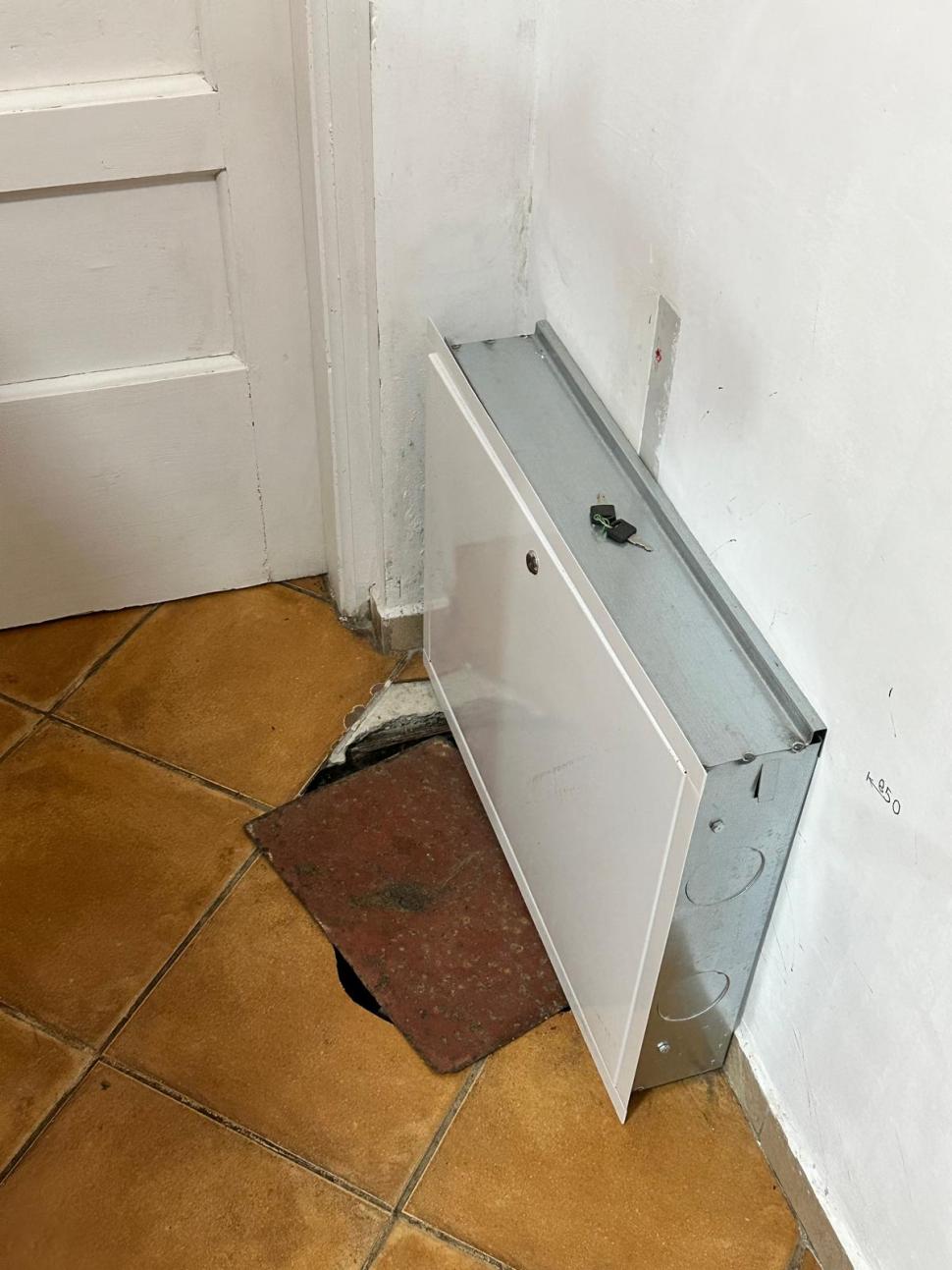 Dezastru în 250 de azile de bătrâni: medicamente expirate și mizerie. O femeie dintr-un centru ilegal a murit în drum spre spital 954078