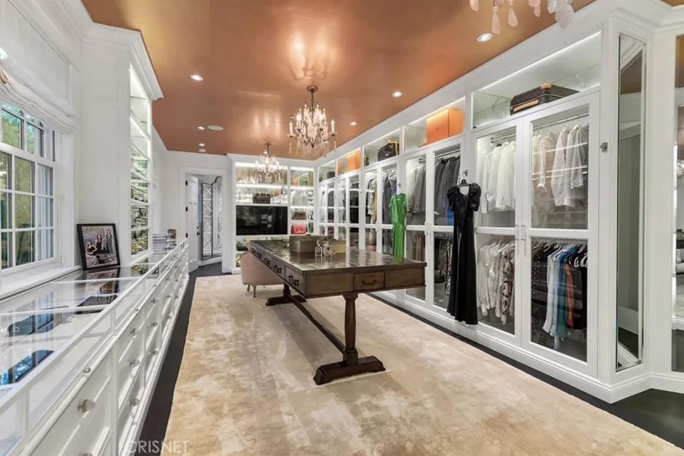 Primele imagini cu casa pe care tocmai și-a cumpărat-o Jennifer Lopez. Domeniul de lux i-a aparținut lui Sylvester Stallone 954127