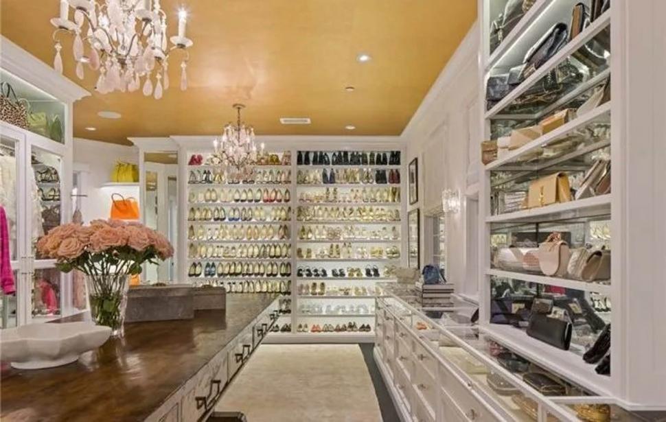 Primele imagini cu casa pe care tocmai și-a cumpărat-o Jennifer Lopez. Domeniul de lux i-a aparținut lui Sylvester Stallone 954140