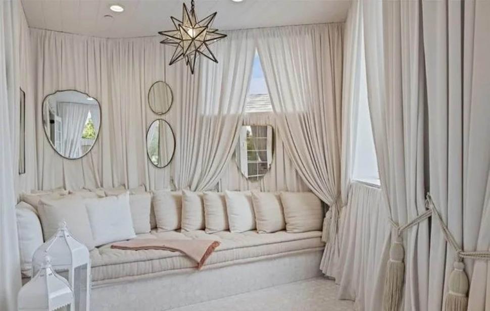 Primele imagini cu casa pe care tocmai și-a cumpărat-o Jennifer Lopez. Domeniul de lux i-a aparținut lui Sylvester Stallone 954152