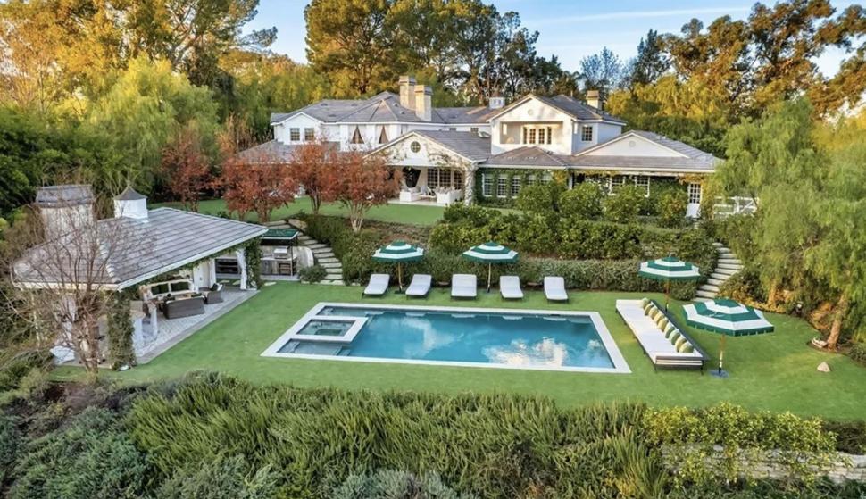 Primele imagini cu casa pe care tocmai și-a cumpărat-o Jennifer Lopez. Domeniul de lux i-a aparținut lui Sylvester Stallone 954159