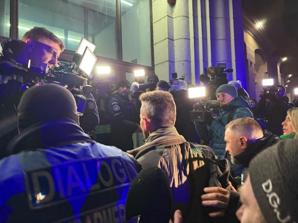 Eugen Sechila, "umbra" lui Călin Georgescu, a fost oprit pe aeroport și dus la audieri 954601