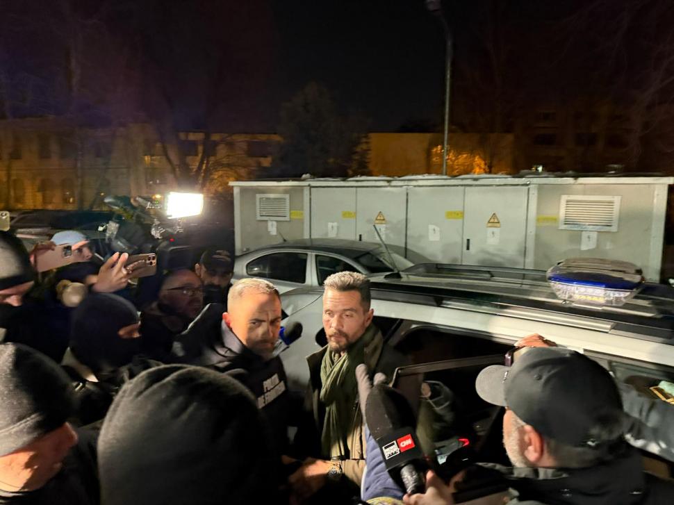 Eugen Sechila, "umbra" lui Călin Georgescu, a fost oprit pe aeroport și dus la audieri 954603