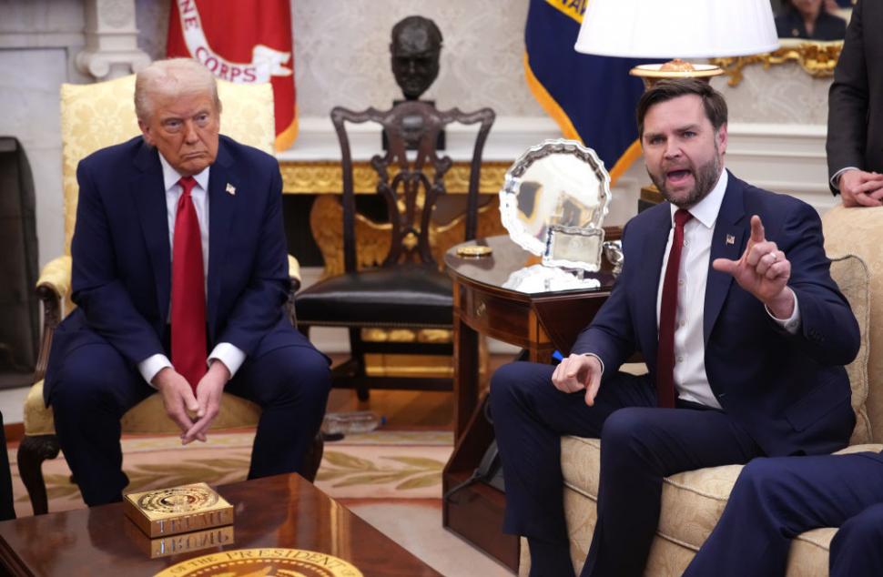 Cearta dintre Zelenski și Trump, în imagini. Jurnaliștii și diplomații prezenți în Biroul Oval au fost șocați 955116