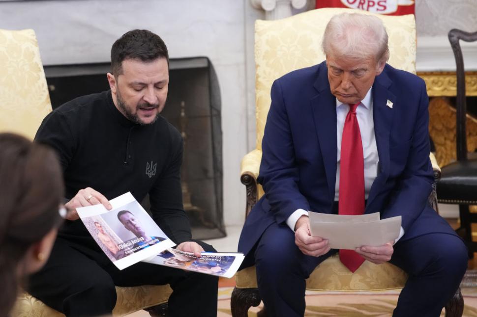 Cearta dintre Zelenski și Trump, în imagini. Jurnaliștii și diplomații prezenți în Biroul Oval au fost șocați 955130