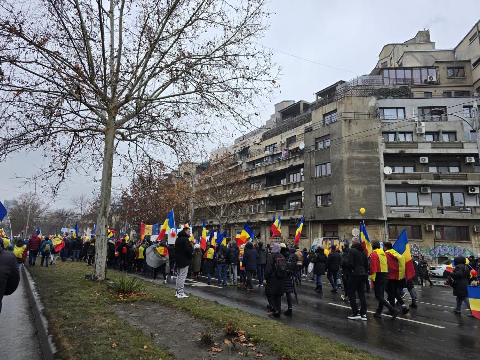 Cum a fost la protestul cu „un milion de români” al celor de la AUR: ”Să aveți grijă la buzunare în mulțimea asta!” 955215