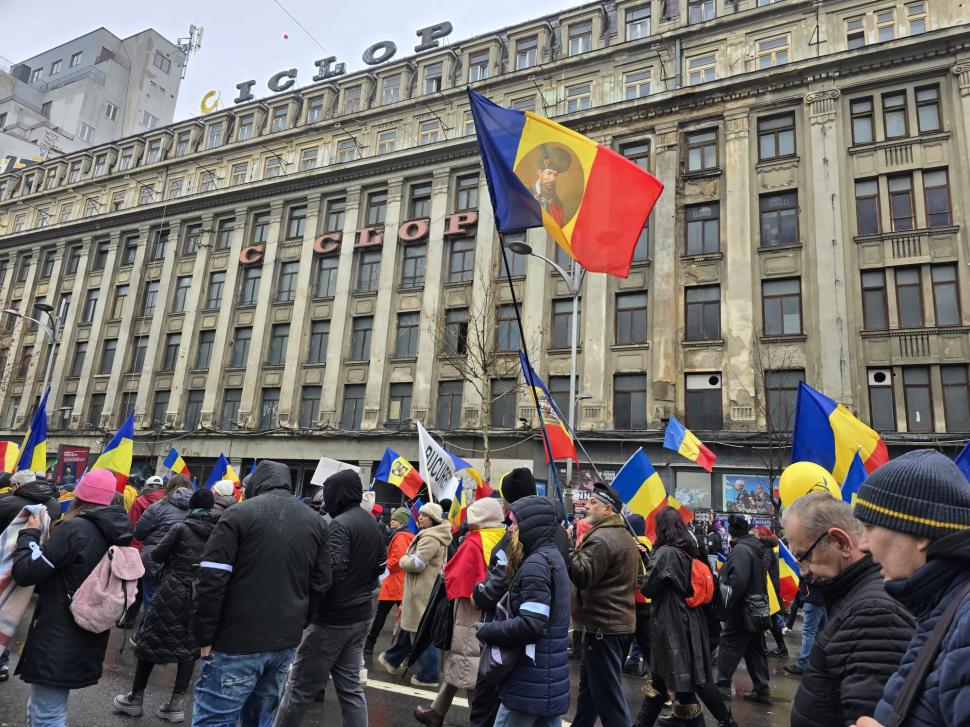 Cum a fost la protestul cu „un milion de români” al celor de la AUR: ”Să aveți grijă la buzunare în mulțimea asta!” 955219