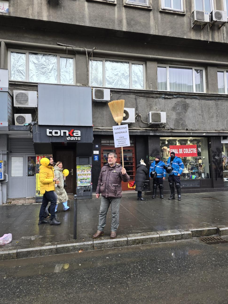 Cum a fost la protestul cu „un milion de români” al celor de la AUR: ”Să aveți grijă la buzunare în mulțimea asta!” 955220