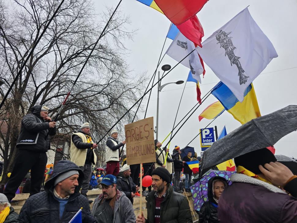 Cum a fost la protestul cu „un milion de români” al celor de la AUR: ”Să aveți grijă la buzunare în mulțimea asta!” 955221