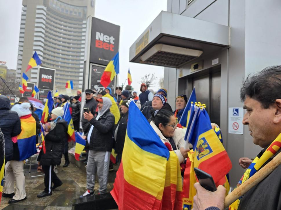 Cum a fost la protestul cu „un milion de români” al celor de la AUR: ”Să aveți grijă la buzunare în mulțimea asta!” 955224