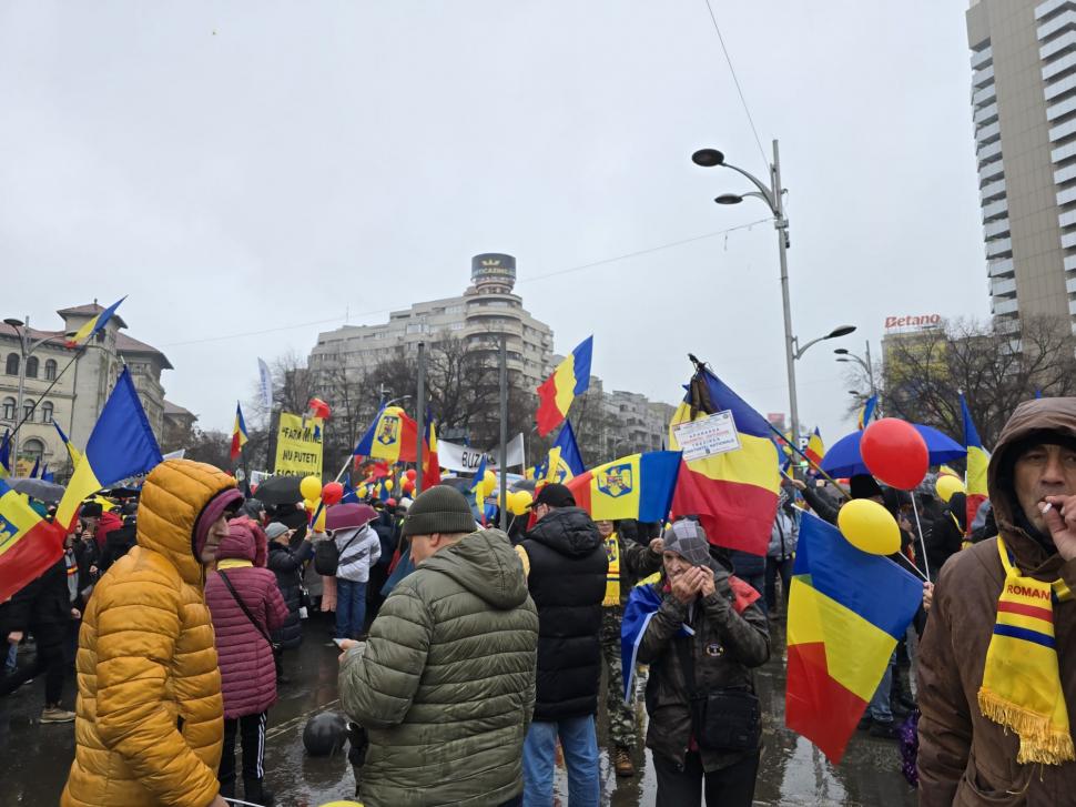 Cum a fost la protestul cu „un milion de români” al celor de la AUR: ”Să aveți grijă la buzunare în mulțimea asta!” 955225