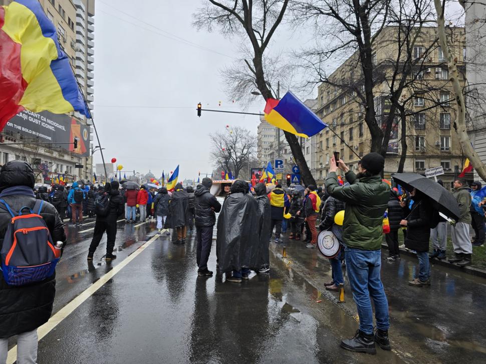 Cum a fost la protestul cu „un milion de români” al celor de la AUR: ”Să aveți grijă la buzunare în mulțimea asta!” 955227