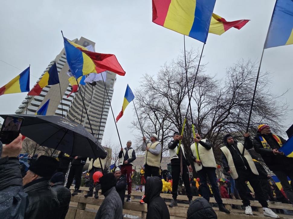 Cum a fost la protestul cu „un milion de români” al celor de la AUR: ”Să aveți grijă la buzunare în mulțimea asta!” 955228