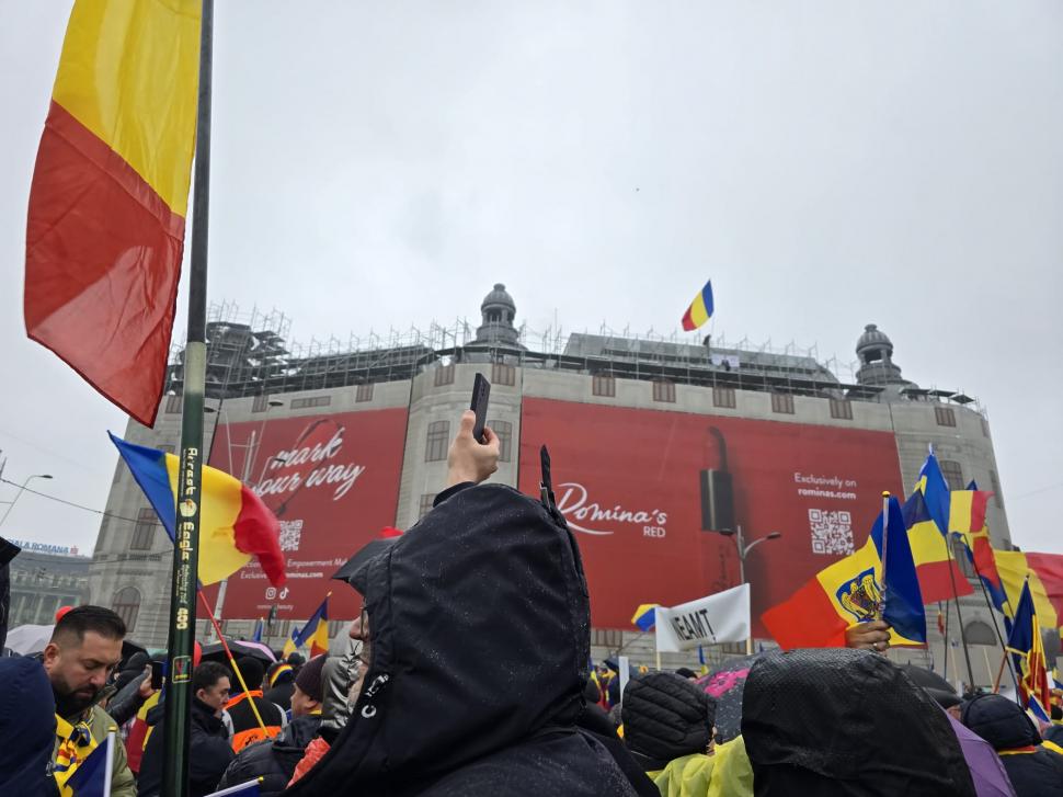 Cum a fost la protestul cu „un milion de români” al celor de la AUR: ”Să aveți grijă la buzunare în mulțimea asta!” 955230