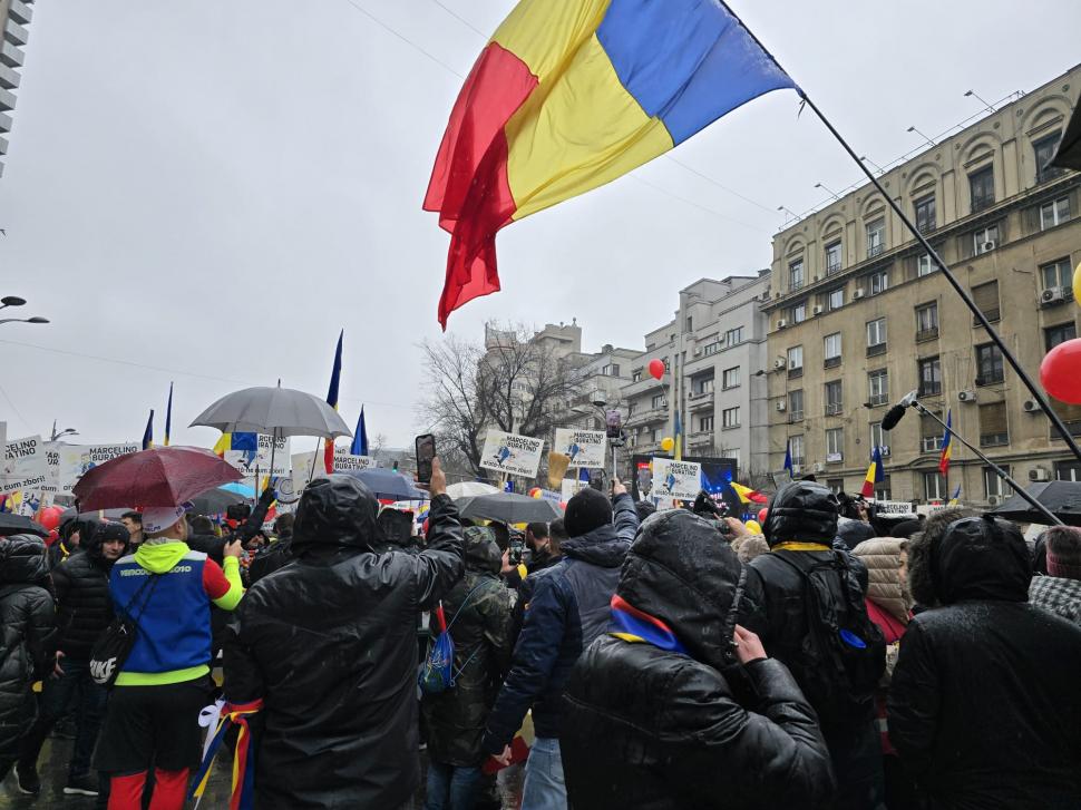 Cum a fost la protestul cu „un milion de români” al celor de la AUR: ”Să aveți grijă la buzunare în mulțimea asta!” 955235
