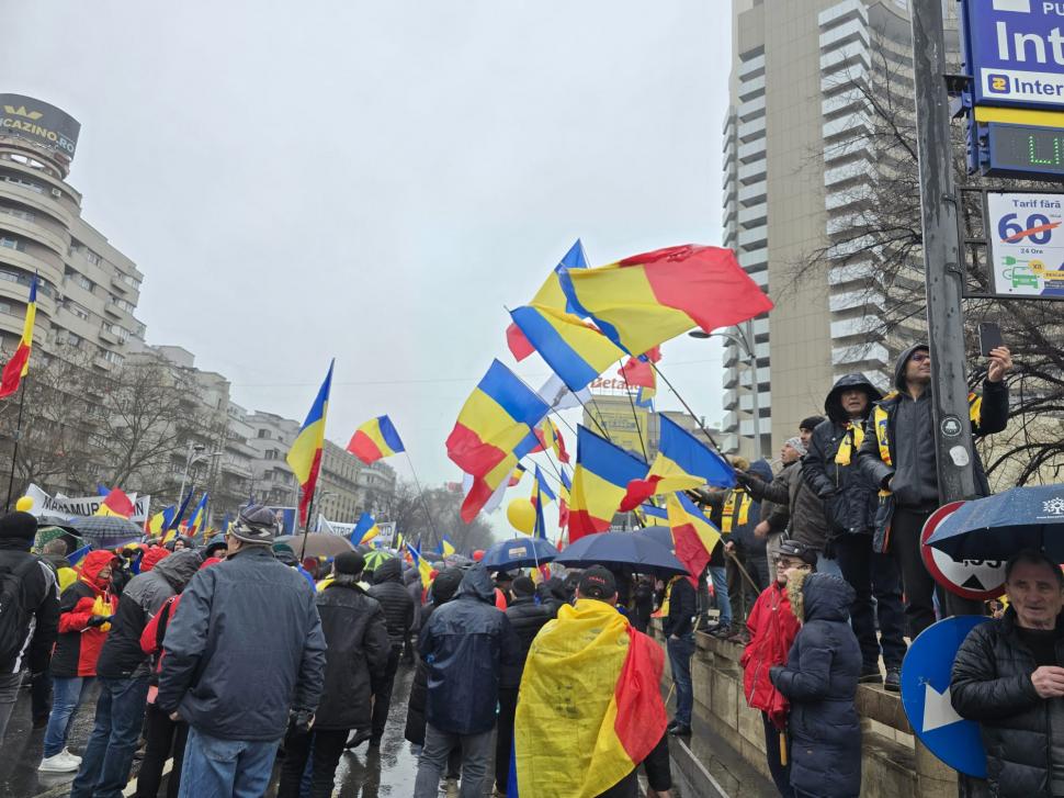 Cum a fost la protestul cu „un milion de români” al celor de la AUR: ”Să aveți grijă la buzunare în mulțimea asta!” 955239