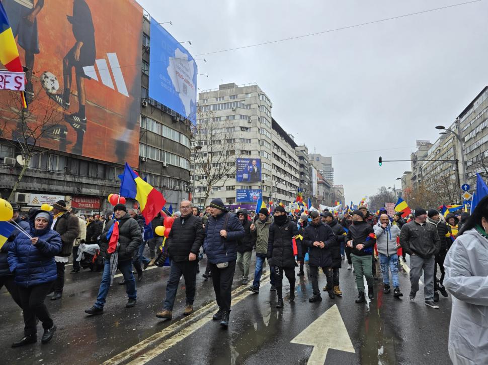 Cum a fost la protestul cu „un milion de români” al celor de la AUR: ”Să aveți grijă la buzunare în mulțimea asta!” 955243
