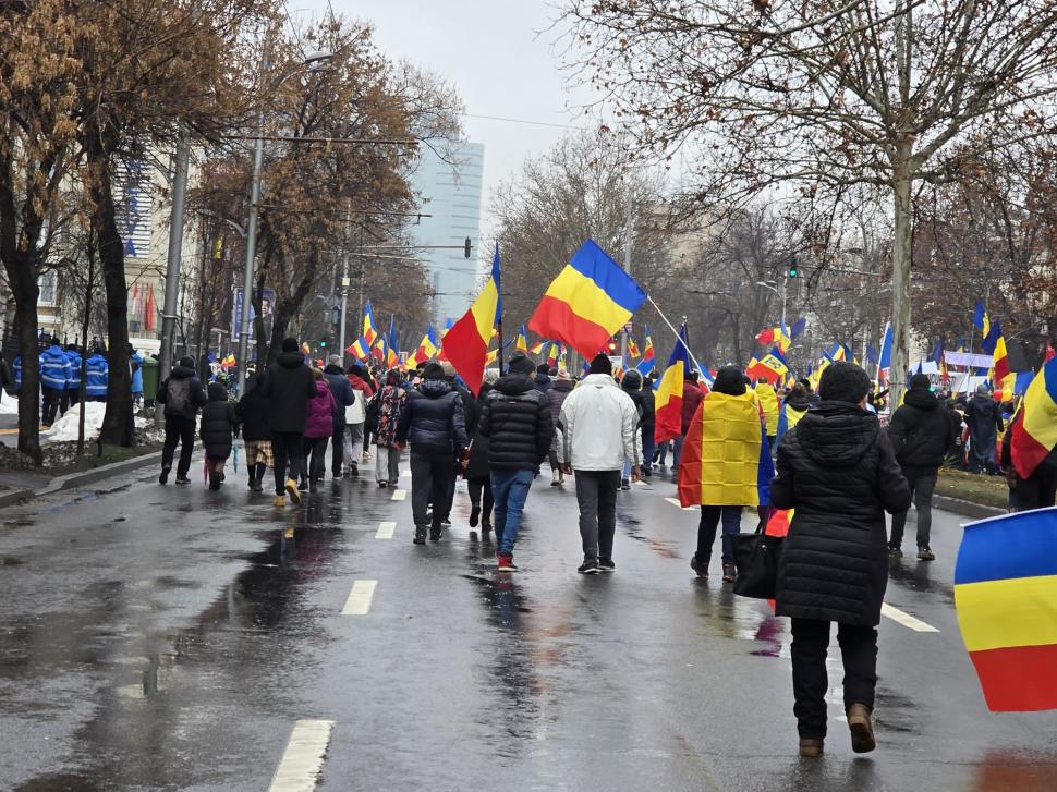 Cum a fost la protestul cu „un milion de români” al celor de la AUR: ”Să aveți grijă la buzunare în mulțimea asta!” 955247
