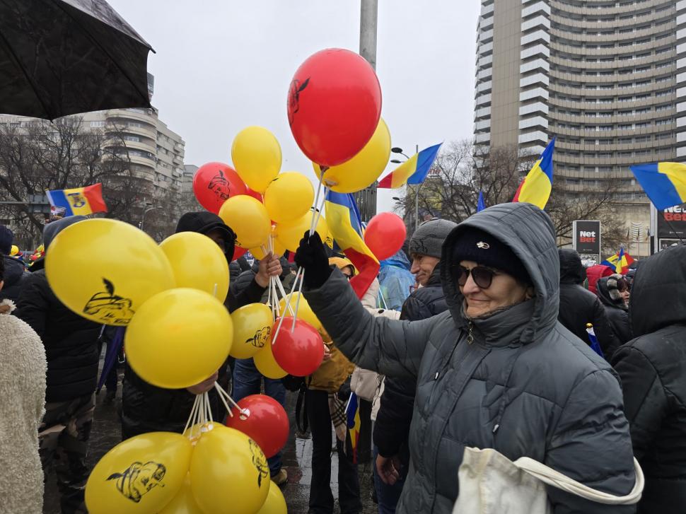 Cum a fost la protestul cu „un milion de români” al celor de la AUR: ”Să aveți grijă la buzunare în mulțimea asta!” 955259