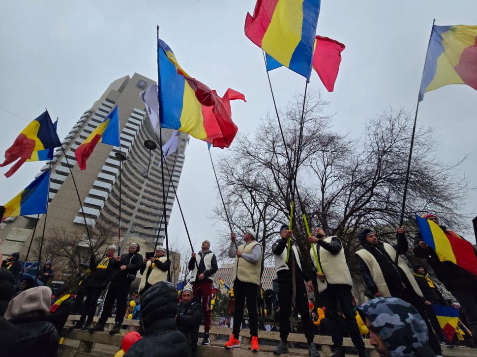 Cum a fost la protestul cu „un milion de români” al celor de la AUR: ”Să aveți grijă la buzunare în mulțimea asta!” 955265