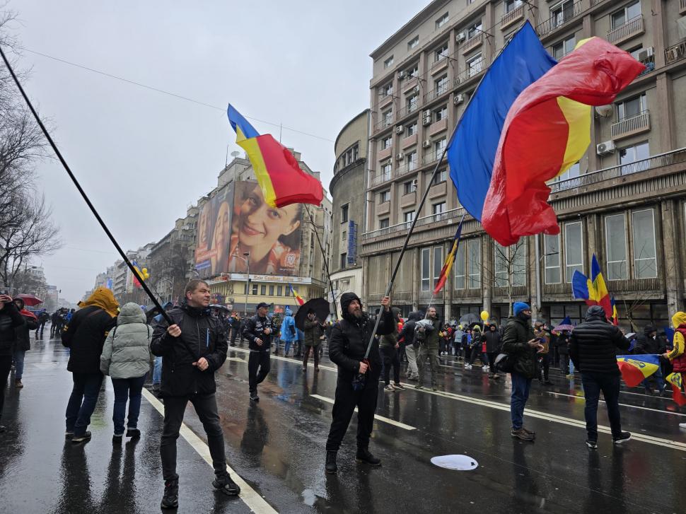 Cum a fost la protestul cu „un milion de români” al celor de la AUR: ”Să aveți grijă la buzunare în mulțimea asta!” 955266