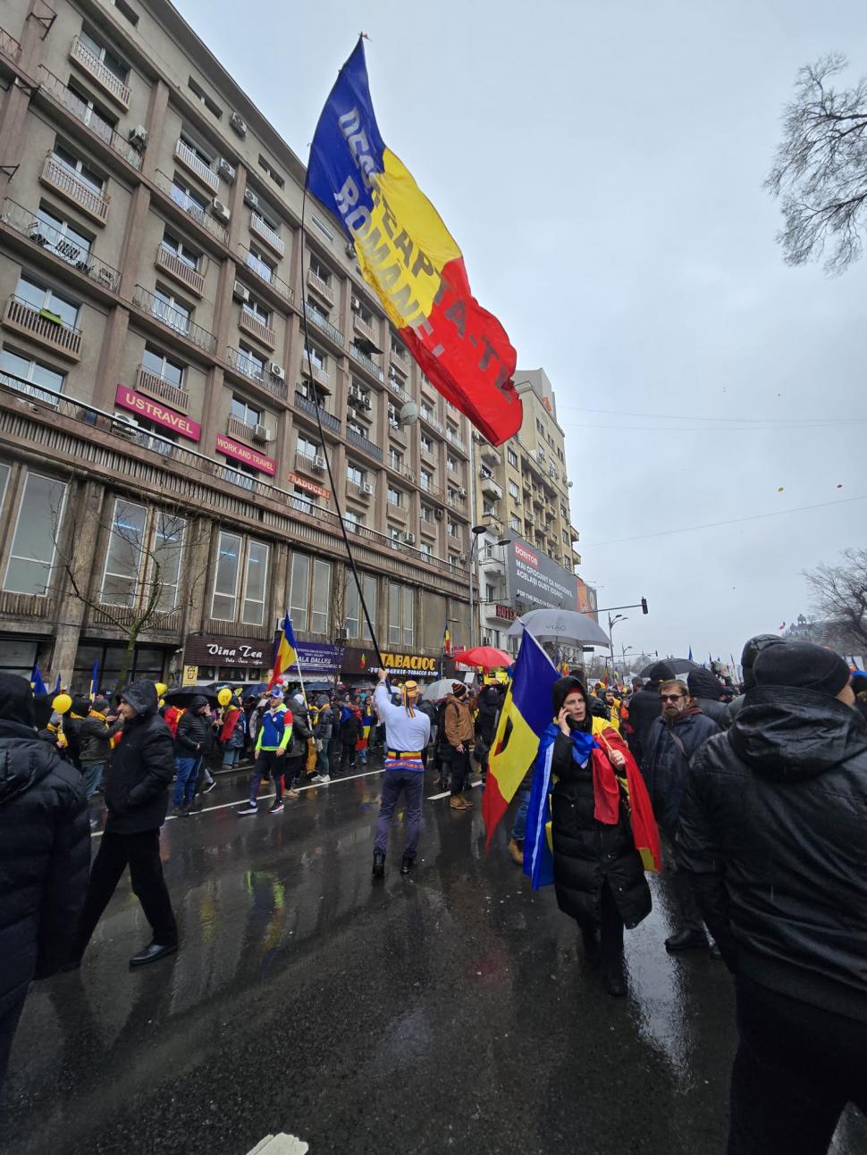 Cum a fost la protestul cu „un milion de români” al celor de la AUR: ”Să aveți grijă la buzunare în mulțimea asta!” 955268