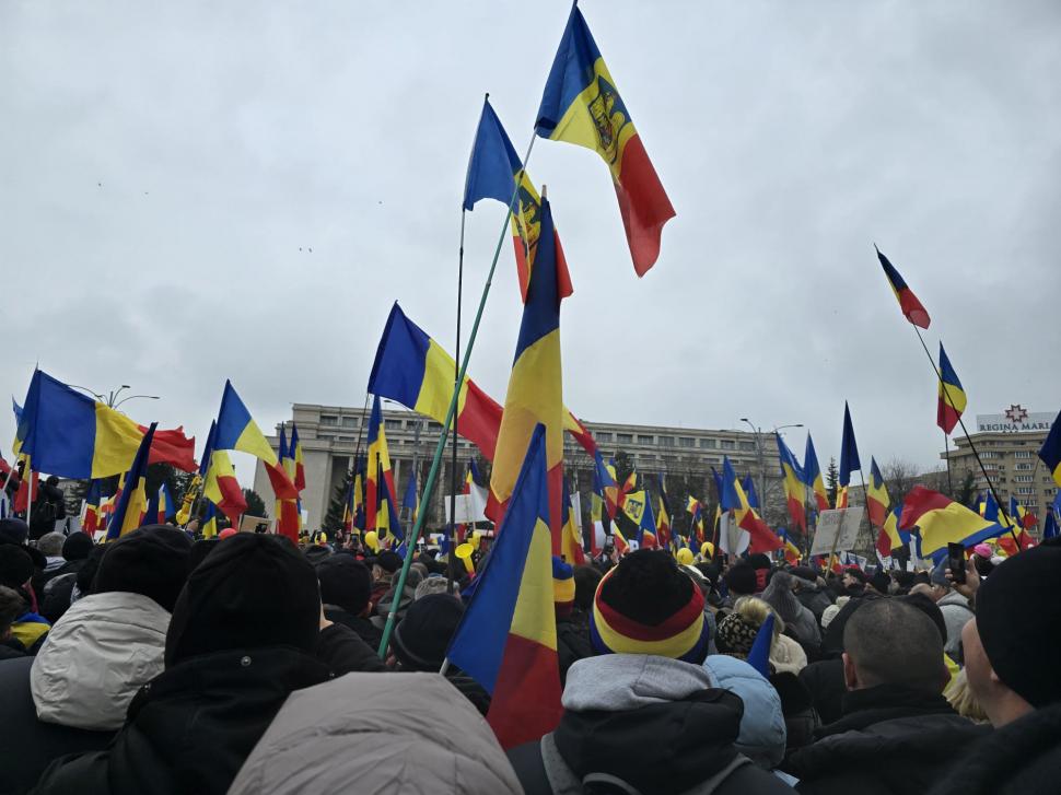 Cum a fost la protestul cu „un milion de români” al celor de la AUR: ”Să aveți grijă la buzunare în mulțimea asta!” 955271