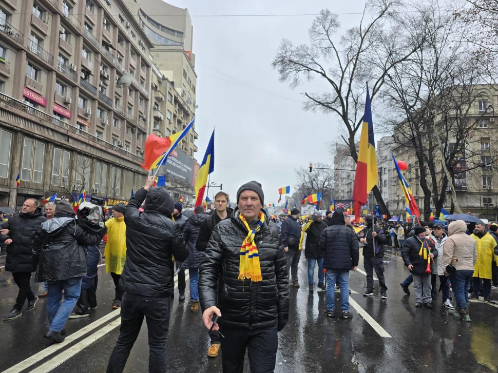 Cum a fost la protestul cu „un milion de români” al celor de la AUR: ”Să aveți grijă la buzunare în mulțimea asta!” 955272