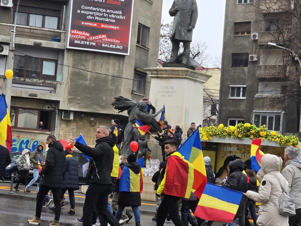 Cum a fost la protestul cu „un milion de români” al celor de la AUR: ”Să aveți grijă la buzunare în mulțimea asta!” 955274